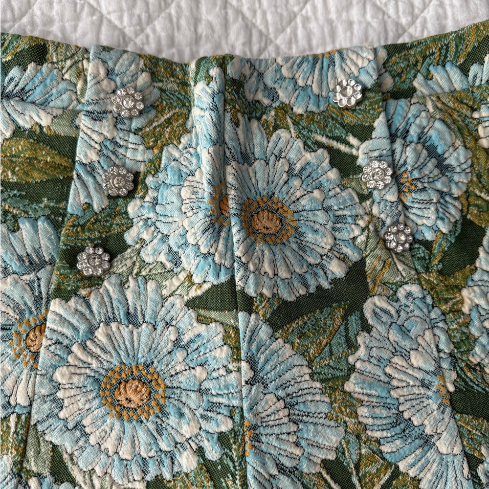Zara Blue Floral High Waist Women Shorts - Picture 2 of 10